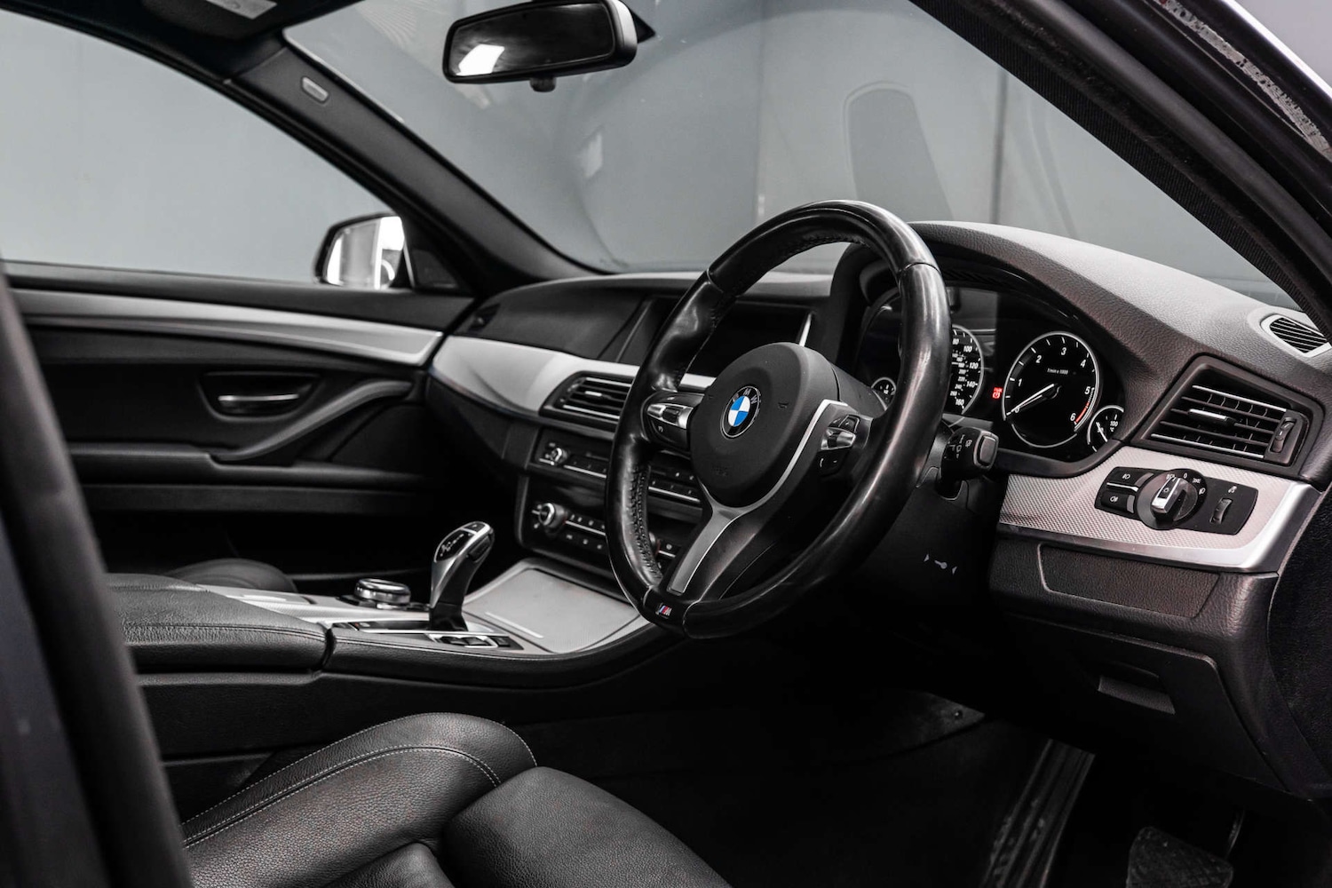 Used BMW 5 Series 2015 for sale - 78015673: Photo 2