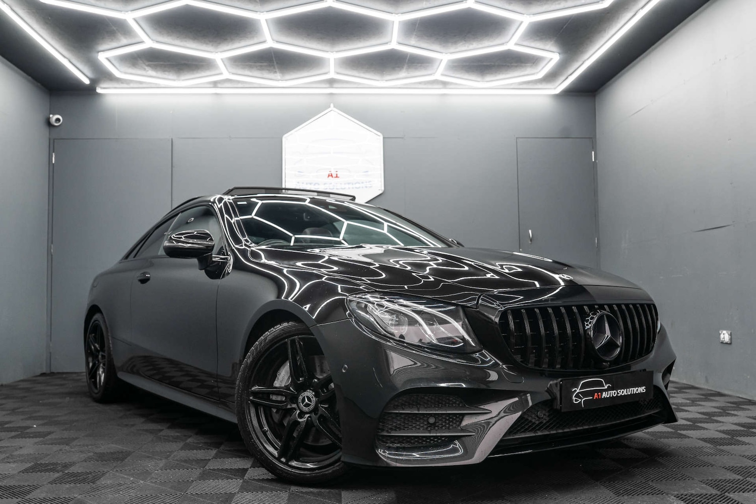 Used Mercedes-Benz E Class 2018 for sale - 78015668: Photo 1