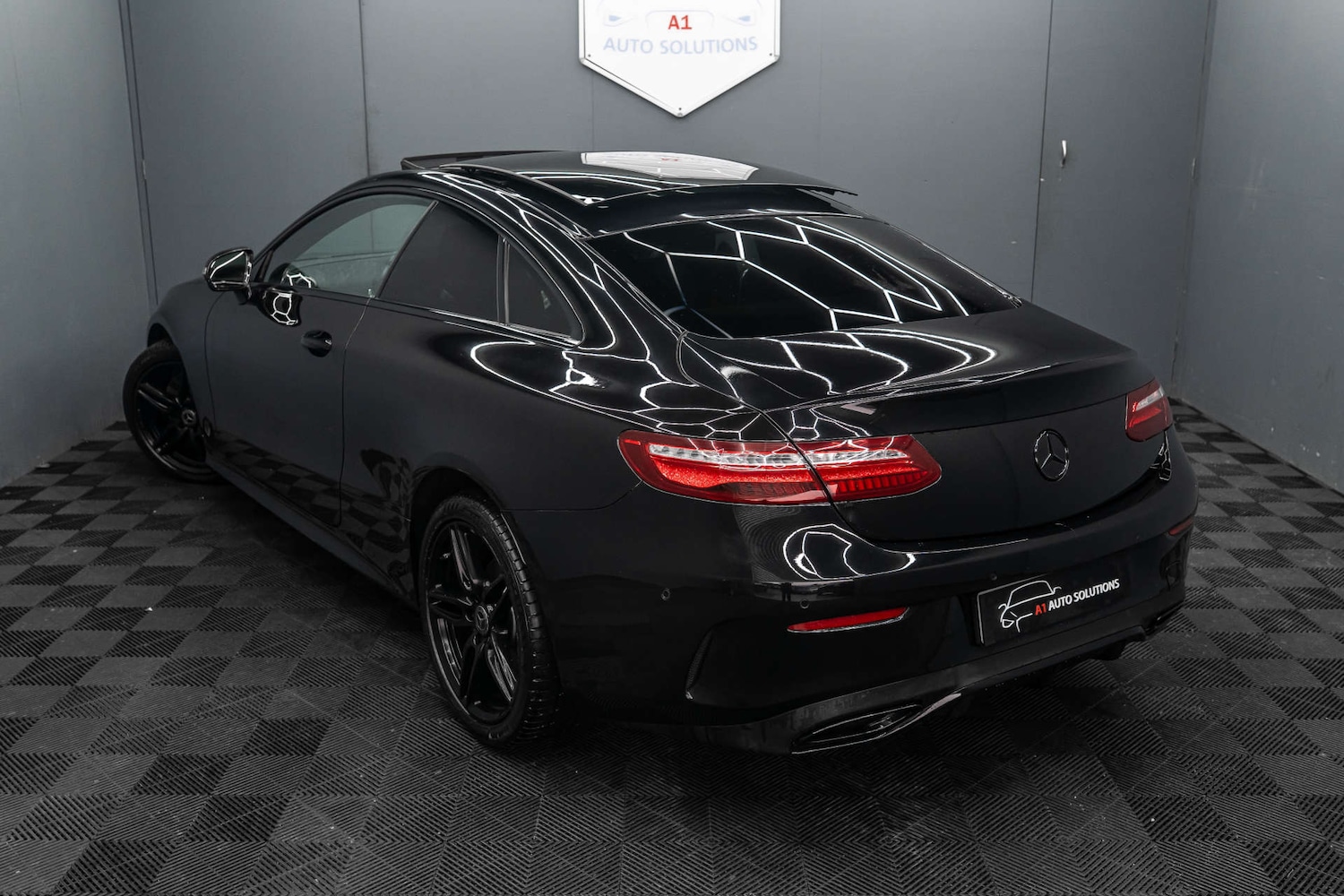 Used Mercedes-Benz E Class 2018 for sale - 78015668: Photo 3