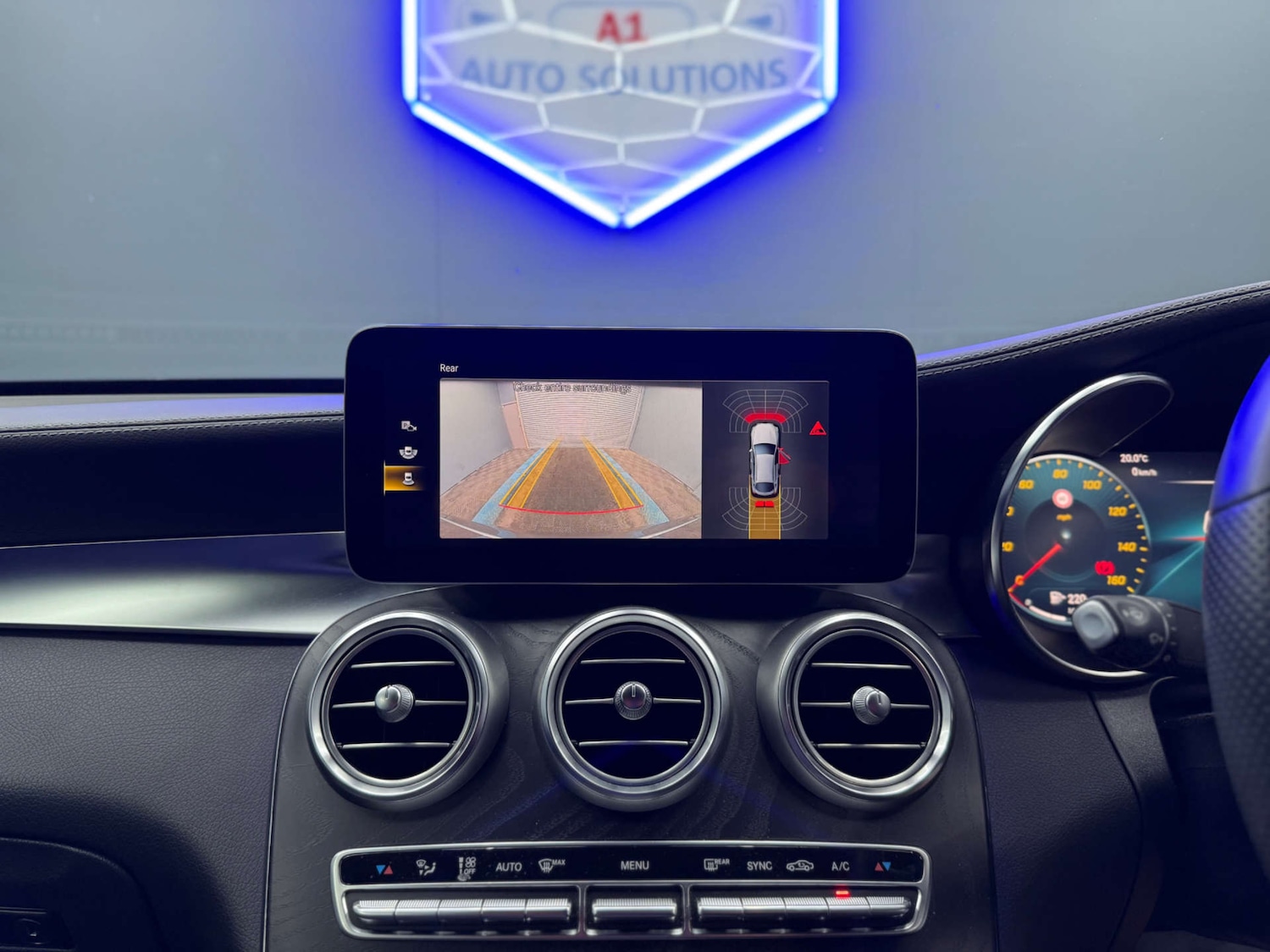 Used Mercedes-Benz GLC 2019 for sale - 78015646: Photo 10