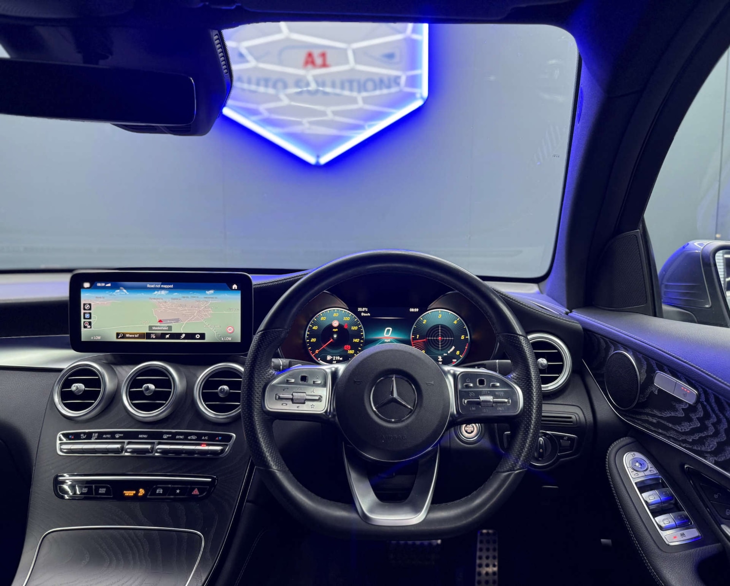 Used Mercedes-Benz GLC 2019 for sale - 78015646: Photo 2