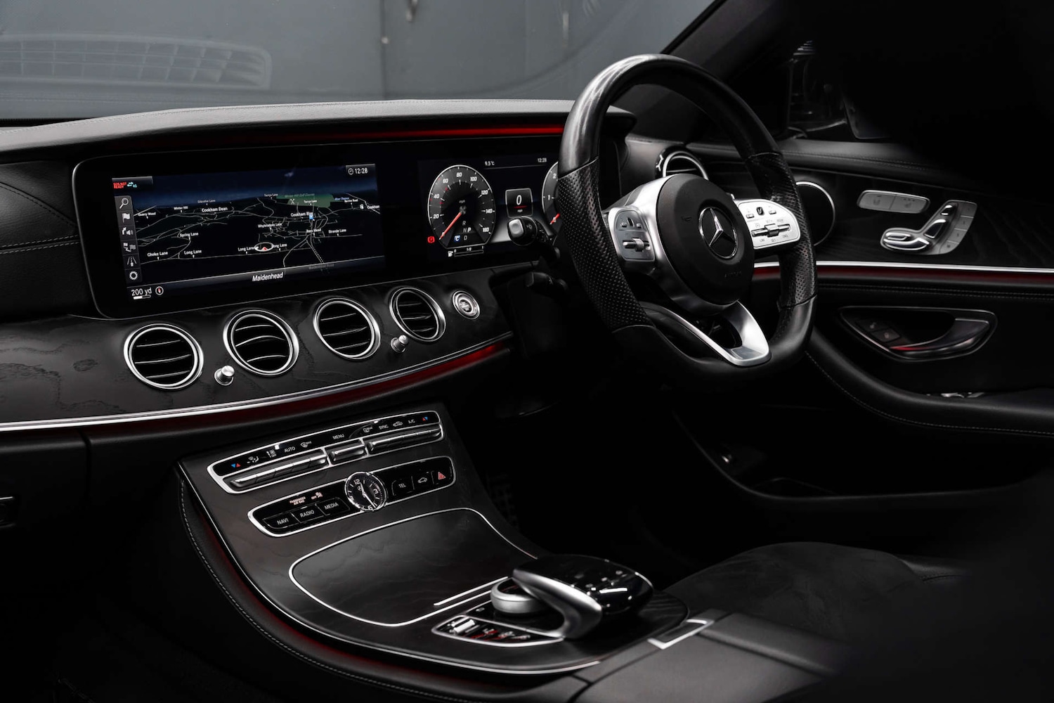 Used Mercedes-Benz E Class 2018 for sale - 78015684: Photo 2