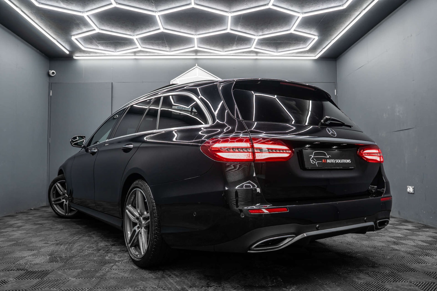 Used Mercedes-Benz E Class 2018 for sale - 78015684: Photo 3