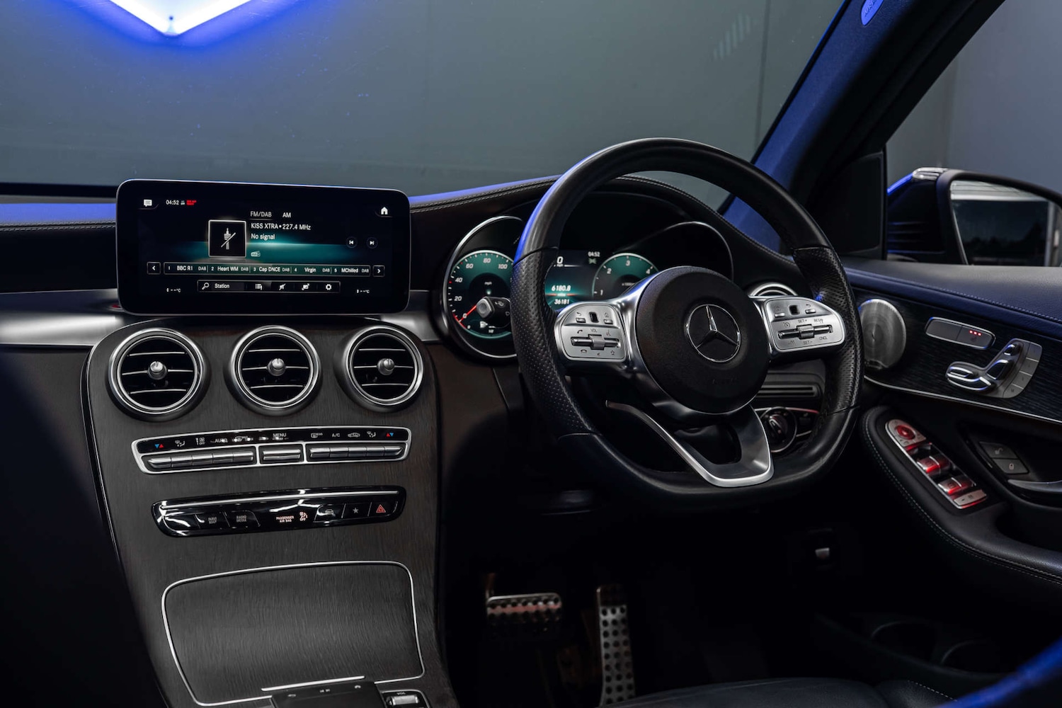 Used Mercedes-Benz GLC 2019 for sale - 78190051: Photo 2