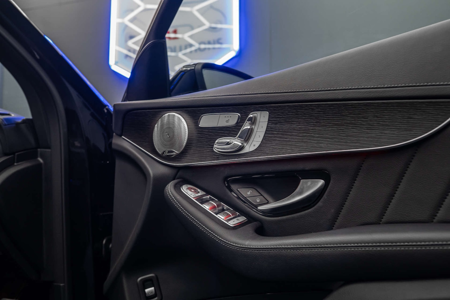 Used Mercedes-Benz GLC 2019 for sale - 78190051: Photo 31