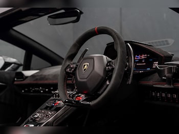 Used Lamborghini Huracan 2018 for sale - 78744416: Photo