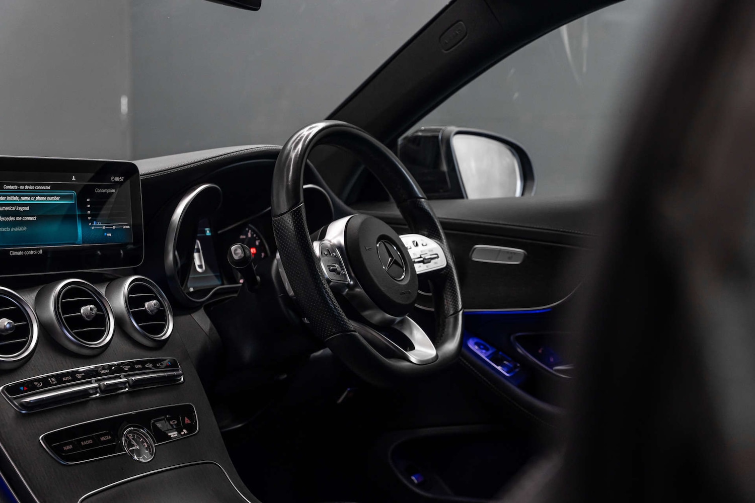 Used Mercedes-Benz C Class 2018 for sale - 78152418: Photo 2