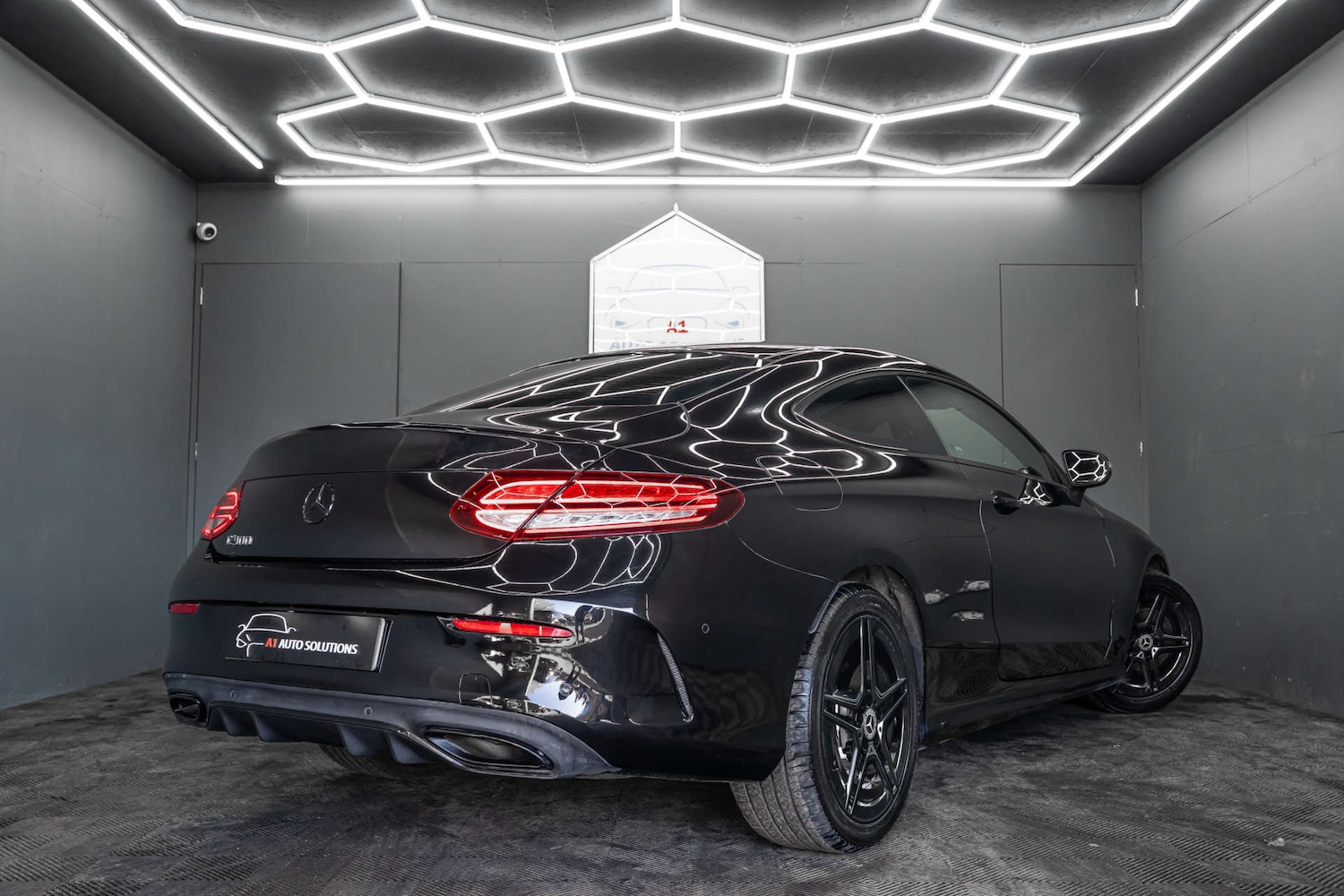 Used Mercedes-Benz C Class 2018 for sale - 78152418: Photo 3