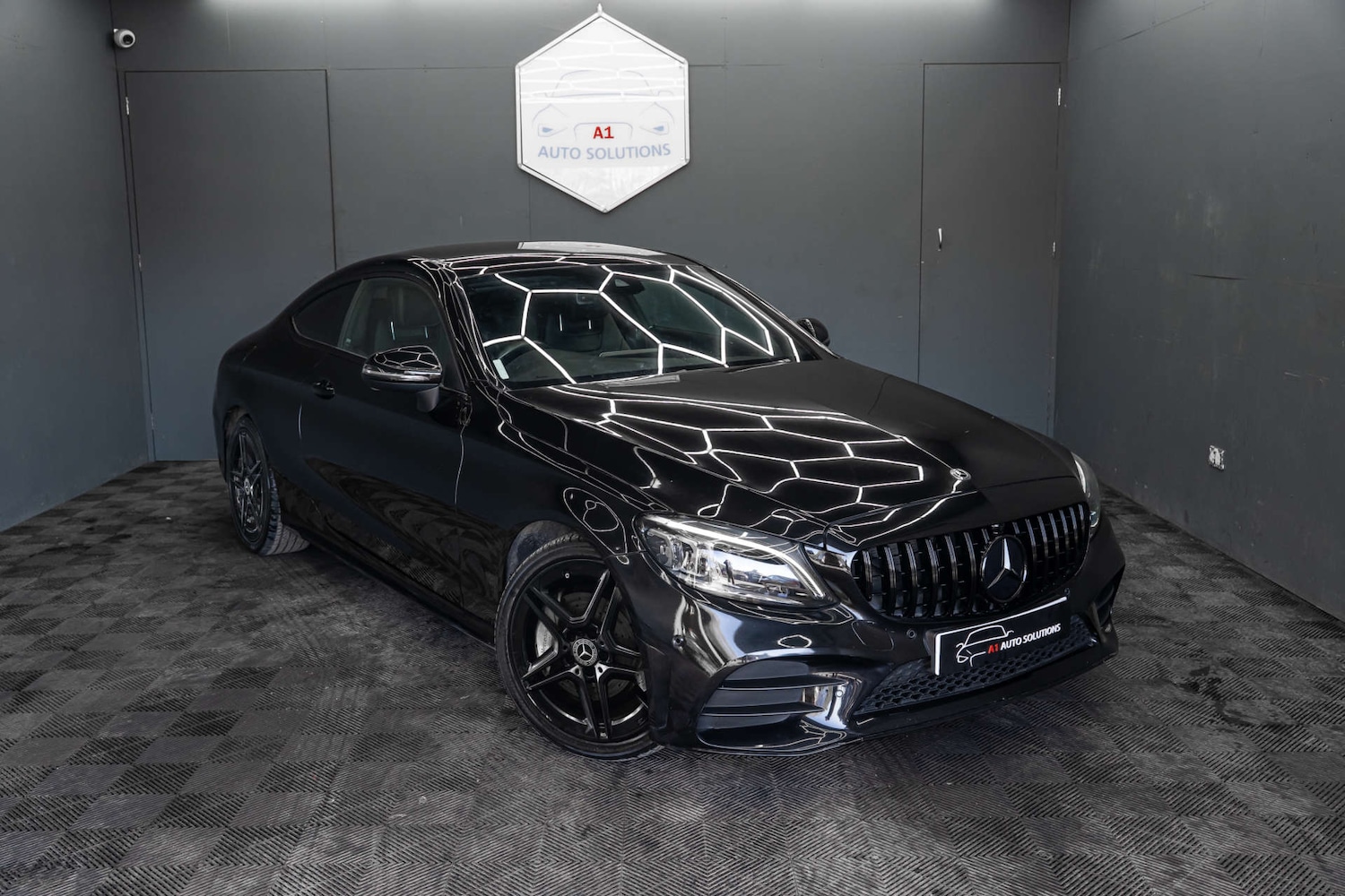 Used Mercedes-Benz C Class 2018 for sale - 78152418: Photo 5