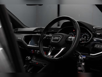 Used Audi Q3 2023 for sale - 78228055: Photo