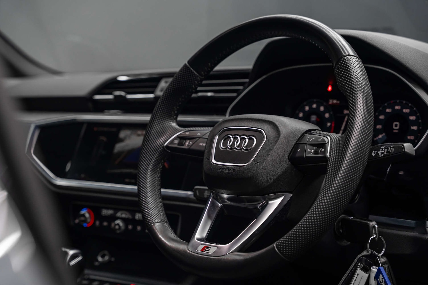 Used Audi Q3 2019 for sale - 78015662: Photo 2