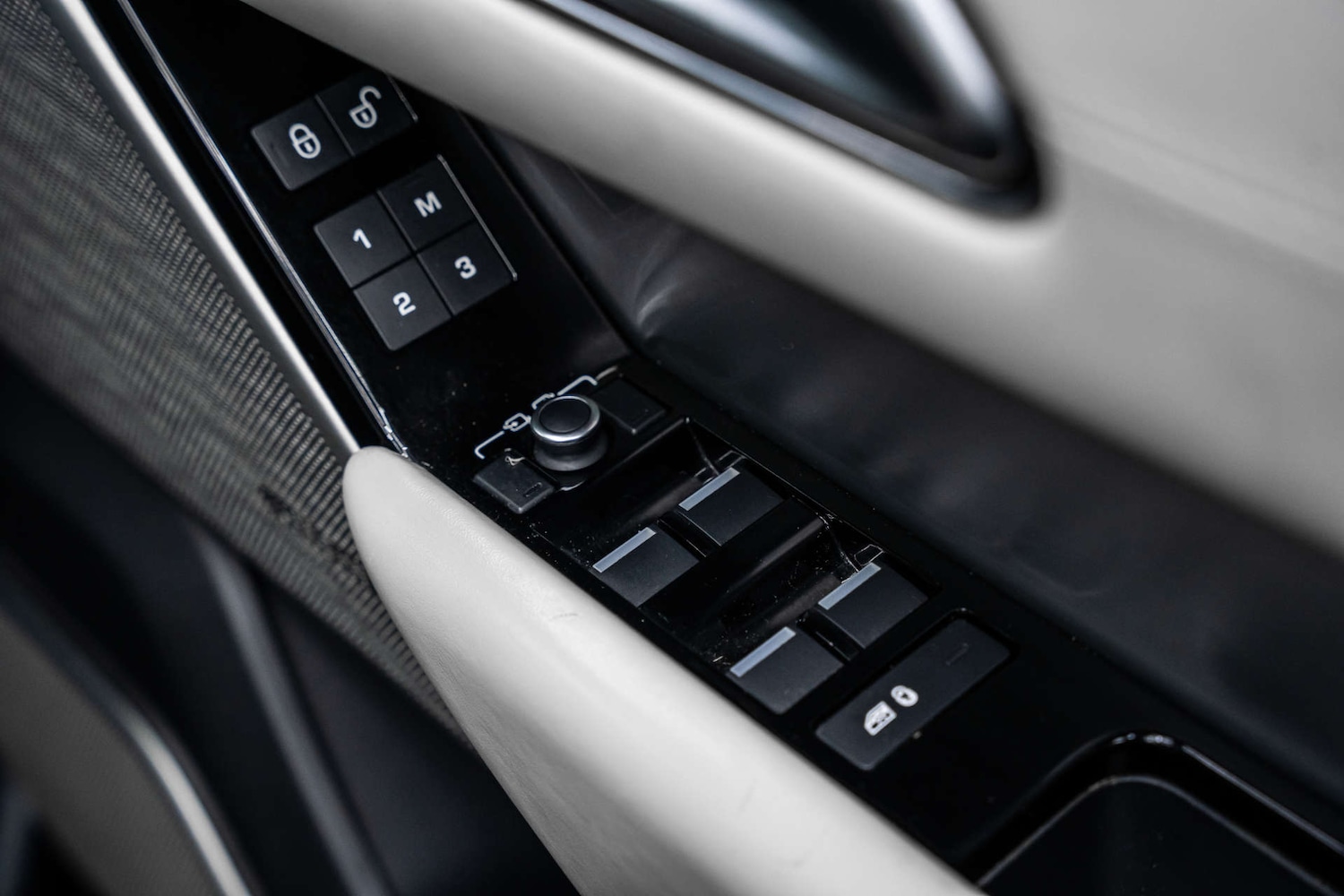 Used Land Rover Range Rover Velar 2019 for sale - 78015693: Photo 12