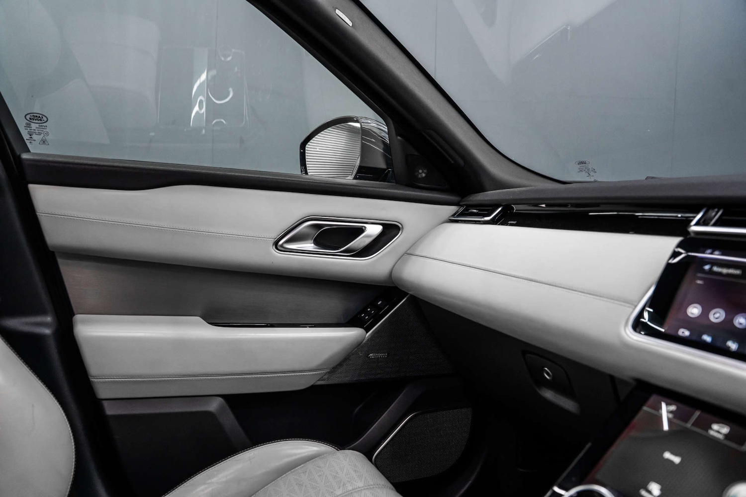 Used Land Rover Range Rover Velar 2019 for sale - 78015693: Photo 32