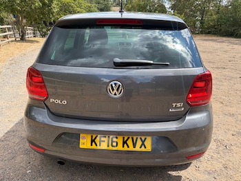 Used Volkswagen Polo 2016 for sale - 79431364: Photo