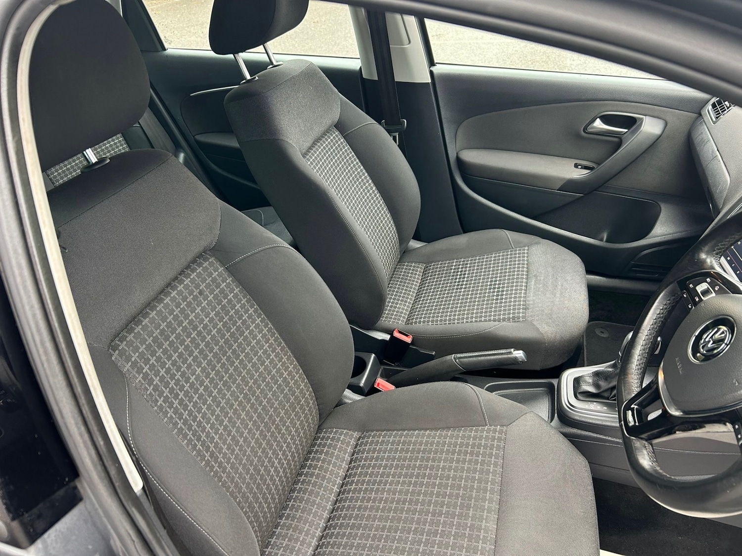 Used Volkswagen Polo 2014 for sale - 76666210: Photo 11