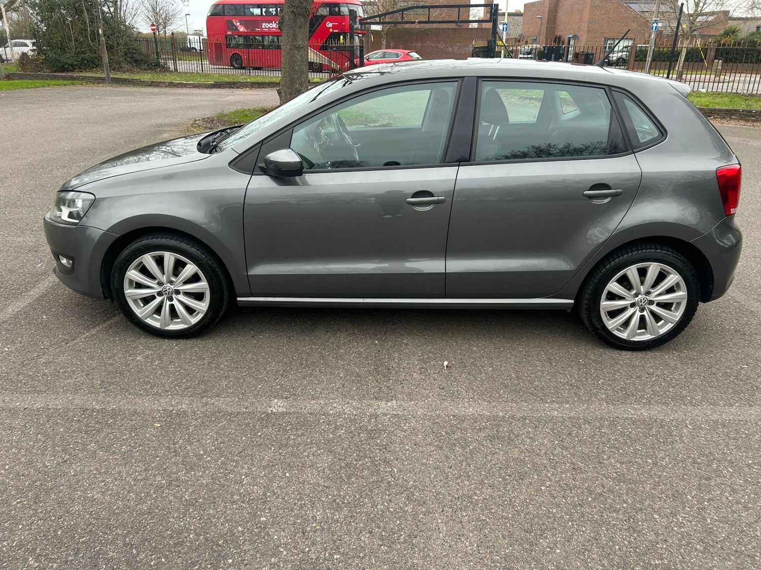 Used Volkswagen Polo 2010 for sale - 77919013: Photo 6