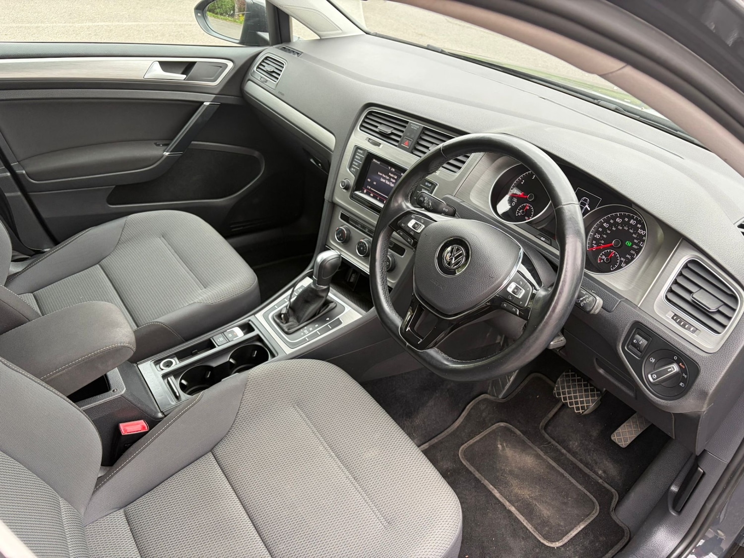 Used Volkswagen Golf 2014 for sale - 78218041: Photo 9