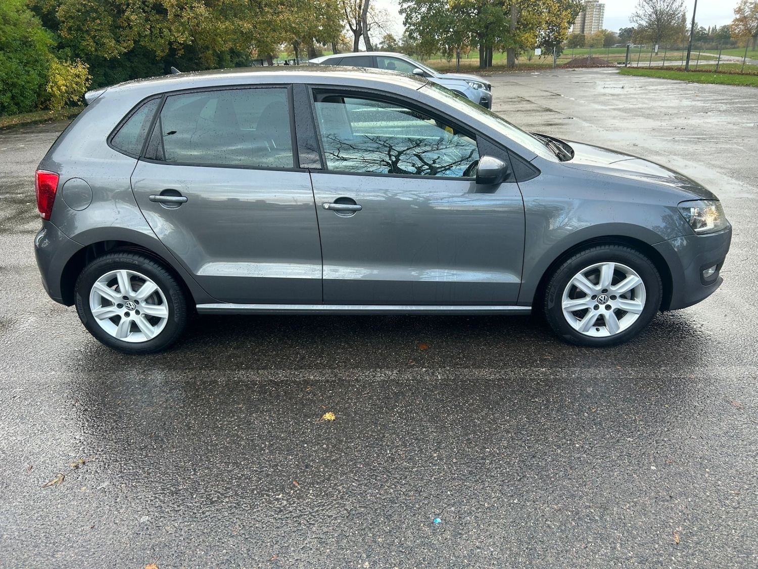 Used Volkswagen Polo 2011 for sale - 76438440: Photo 2