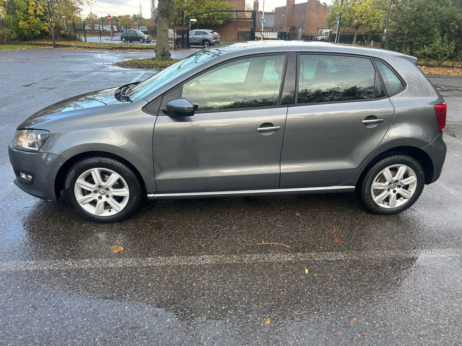 Used Volkswagen Polo 2011 for sale - 76438440: Photo 6