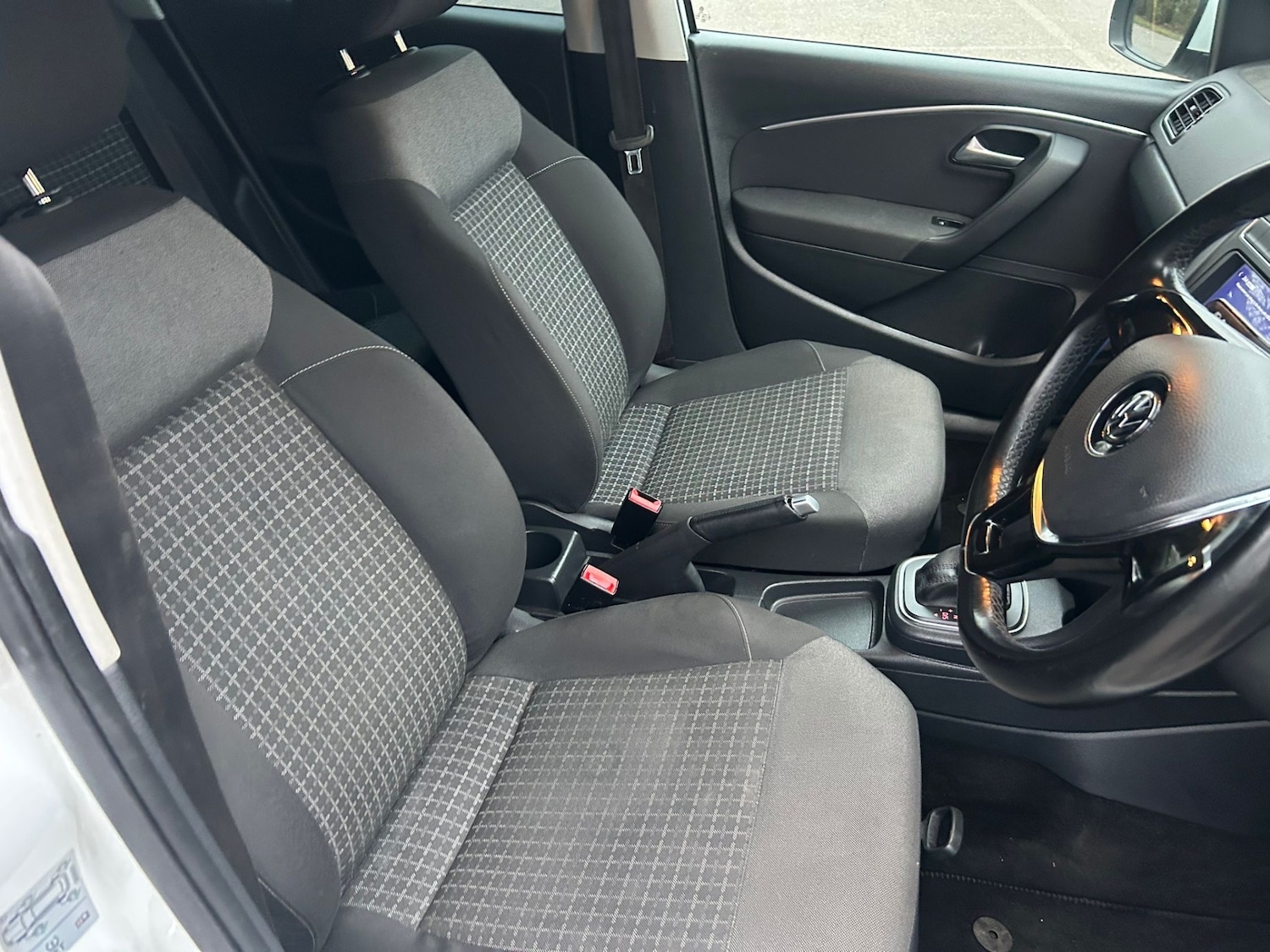 Used Volkswagen Polo 2015 for sale - 77682245: Photo 10