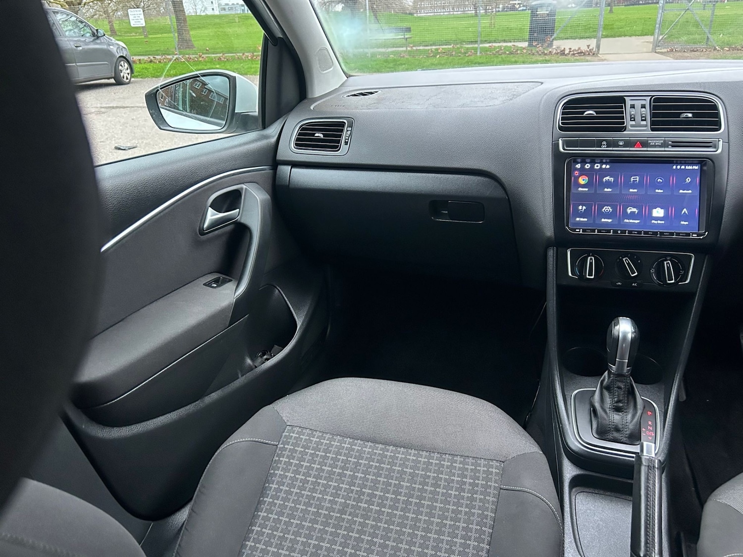 Used Volkswagen Polo 2015 for sale - 77682245: Photo 15