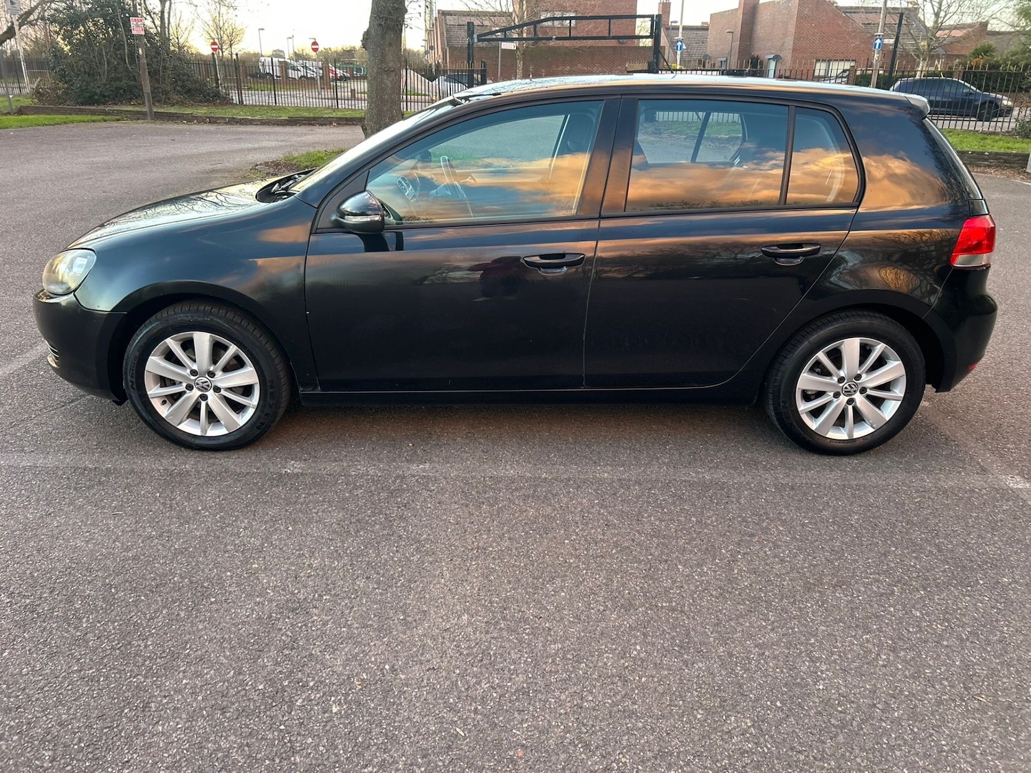 Used Volkswagen Golf 2012 for sale - 77981773: Photo 6