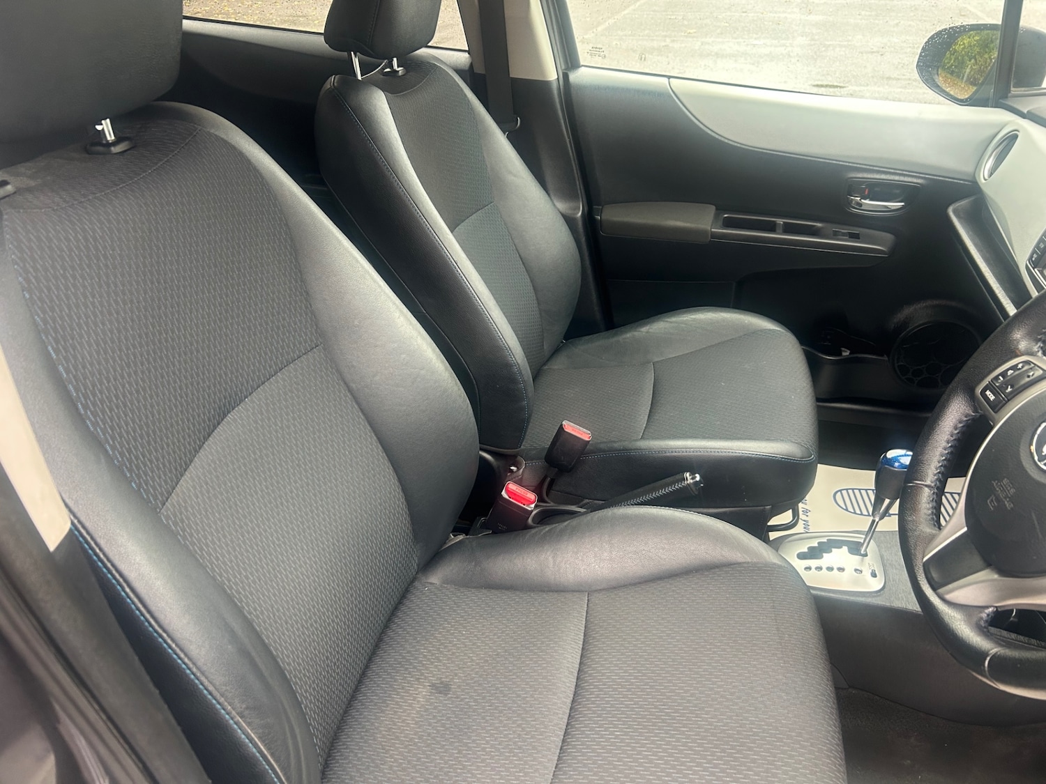 Used Toyota Yaris 2012 for sale - 76596106: Photo 10