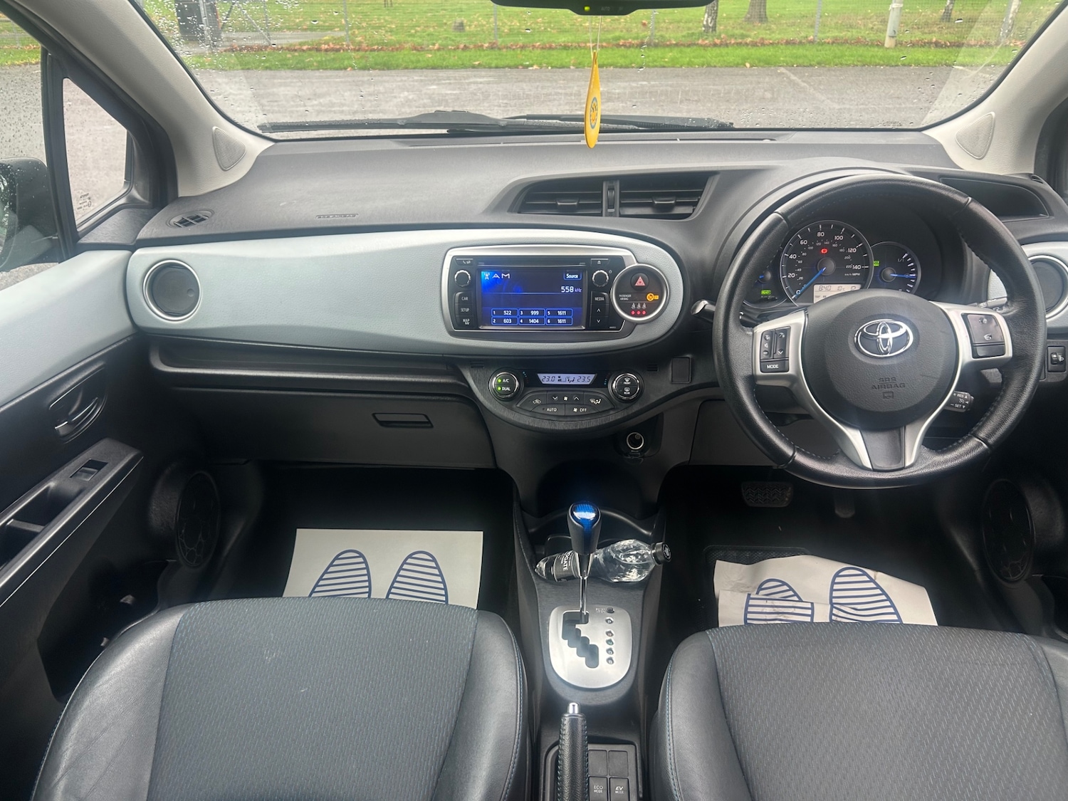 Used Toyota Yaris 2012 for sale - 76596106: Photo 14