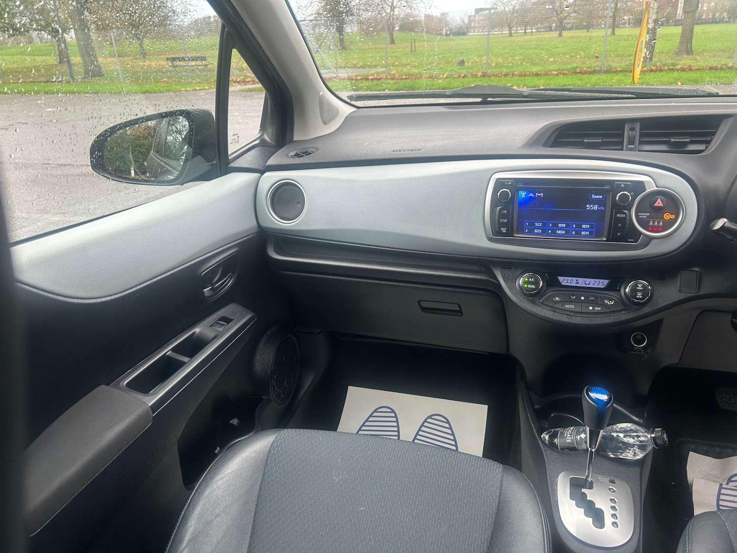 Used Toyota Yaris 2012 for sale - 76596106: Photo 15