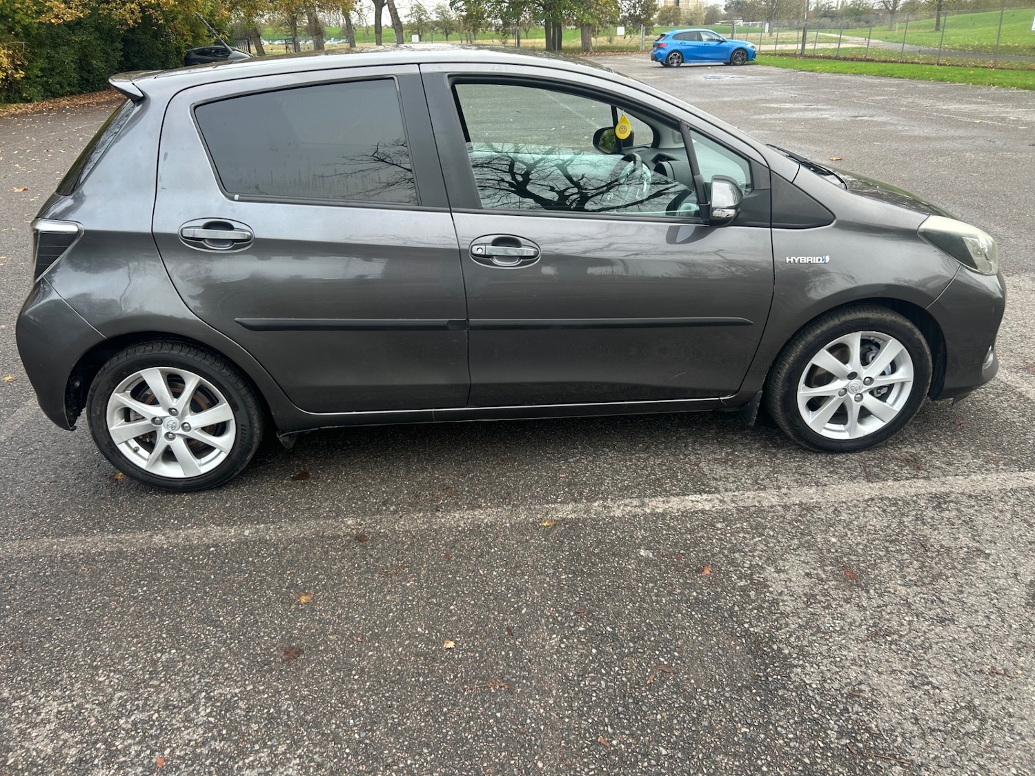 Used Toyota Yaris 2012 for sale - 76596106: Photo 2