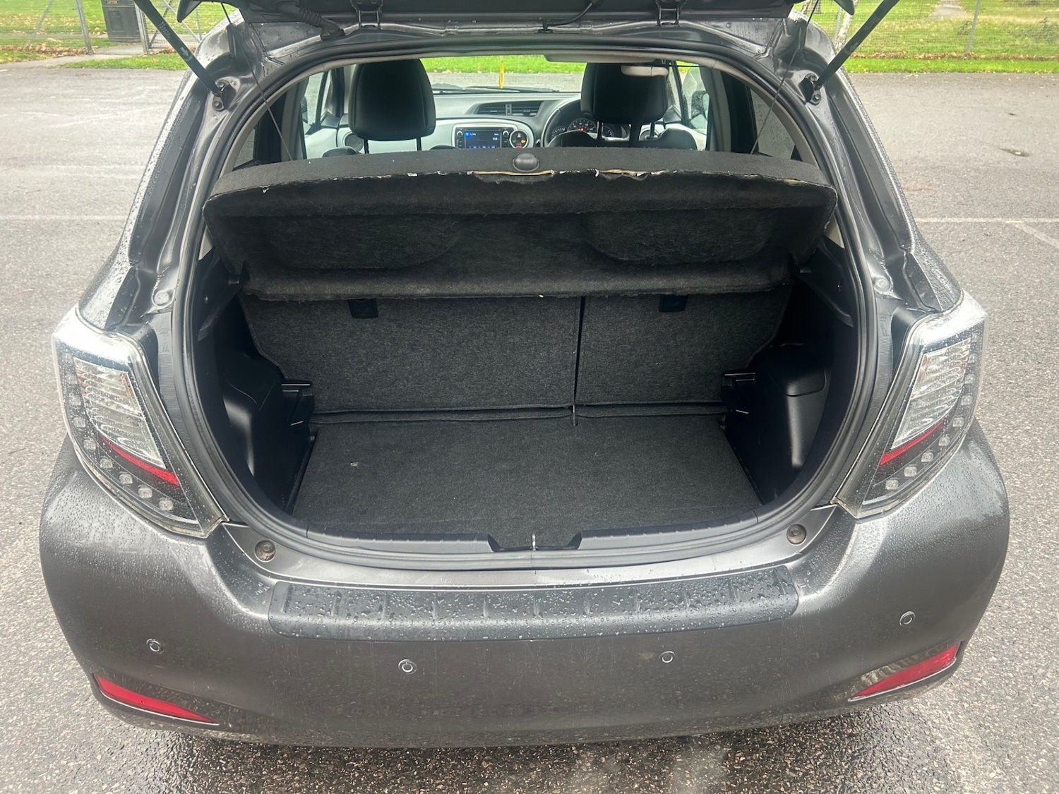 Used Toyota Yaris 2012 for sale - 76596106: Photo 22