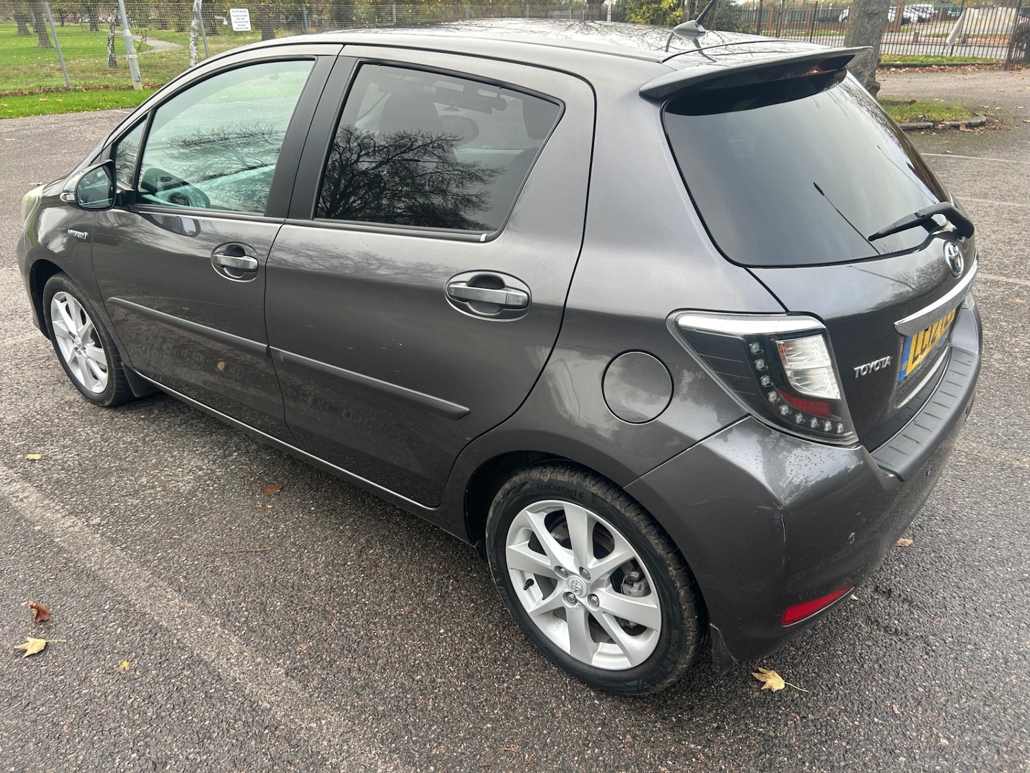 Used Toyota Yaris 2012 for sale - 76596106: Photo 5