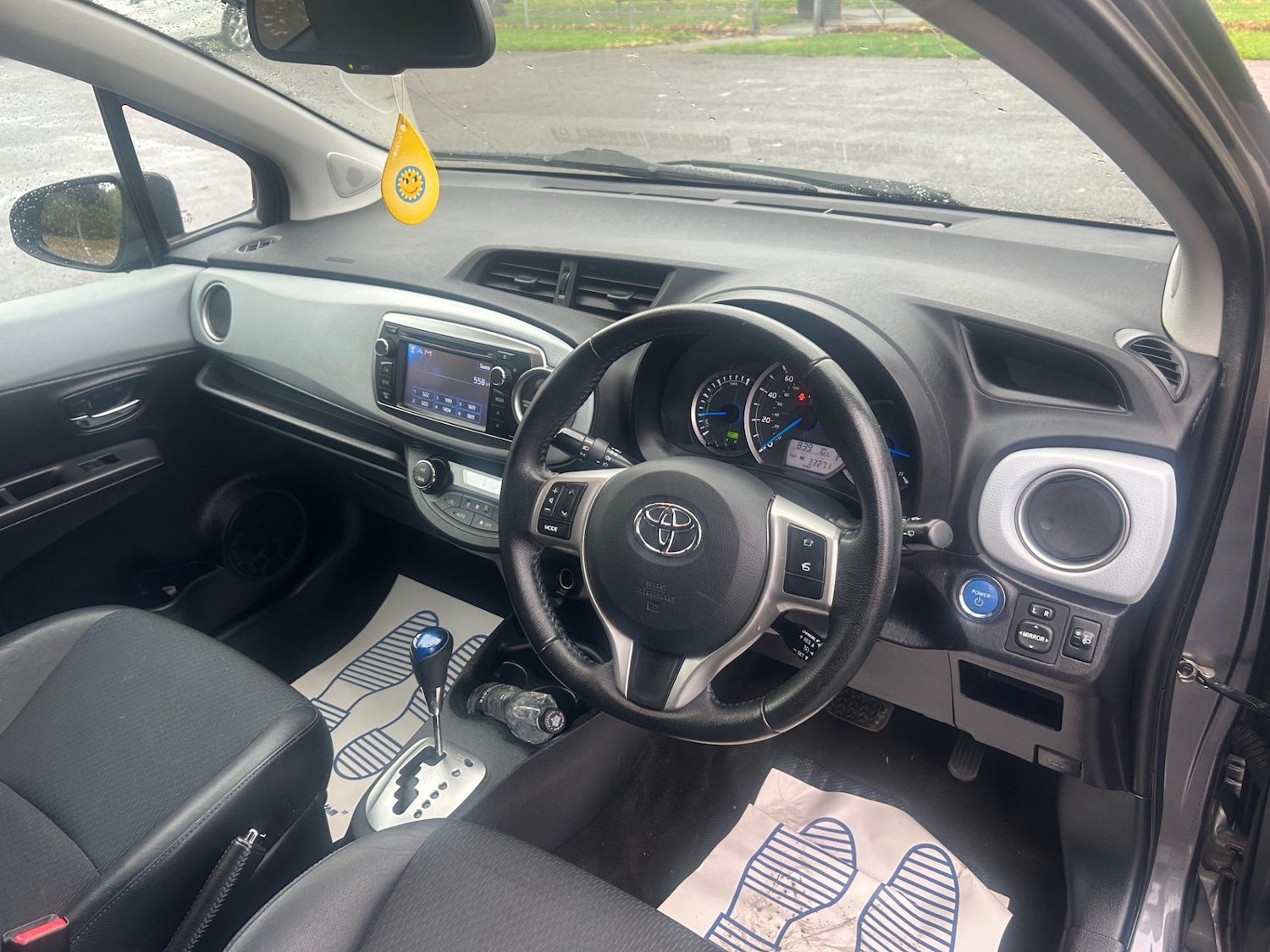 Used Toyota Yaris 2012 for sale - 76596106: Photo 9