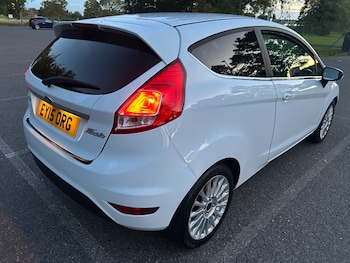 Used Ford Fiesta 2015 for sale - 76025875: Photo