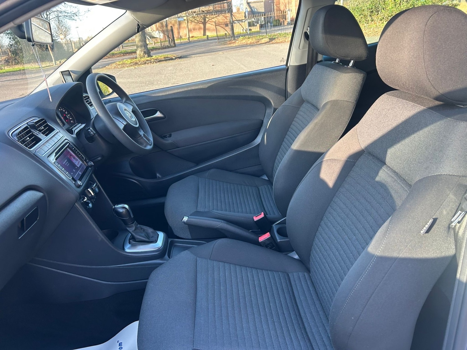 Used Volkswagen Polo 2014 for sale - 76942298: Photo 11