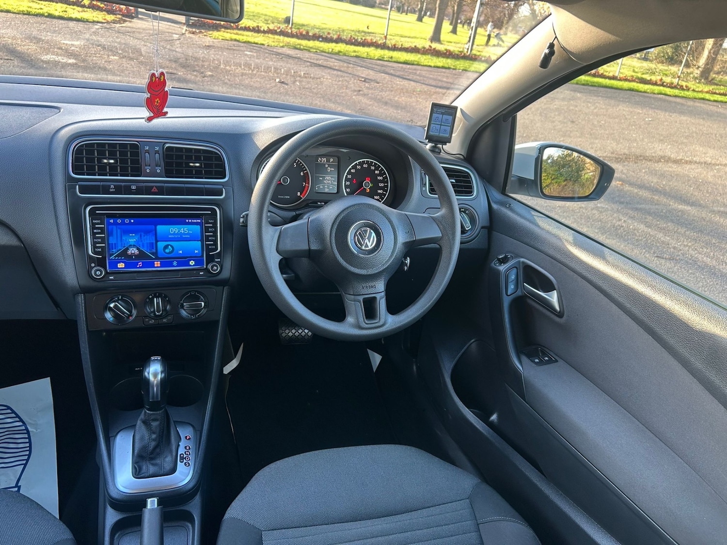 Used Volkswagen Polo 2014 for sale - 76942298: Photo 14