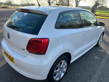 Used Volkswagen Polo 2014 for sale - 76942298: Photo