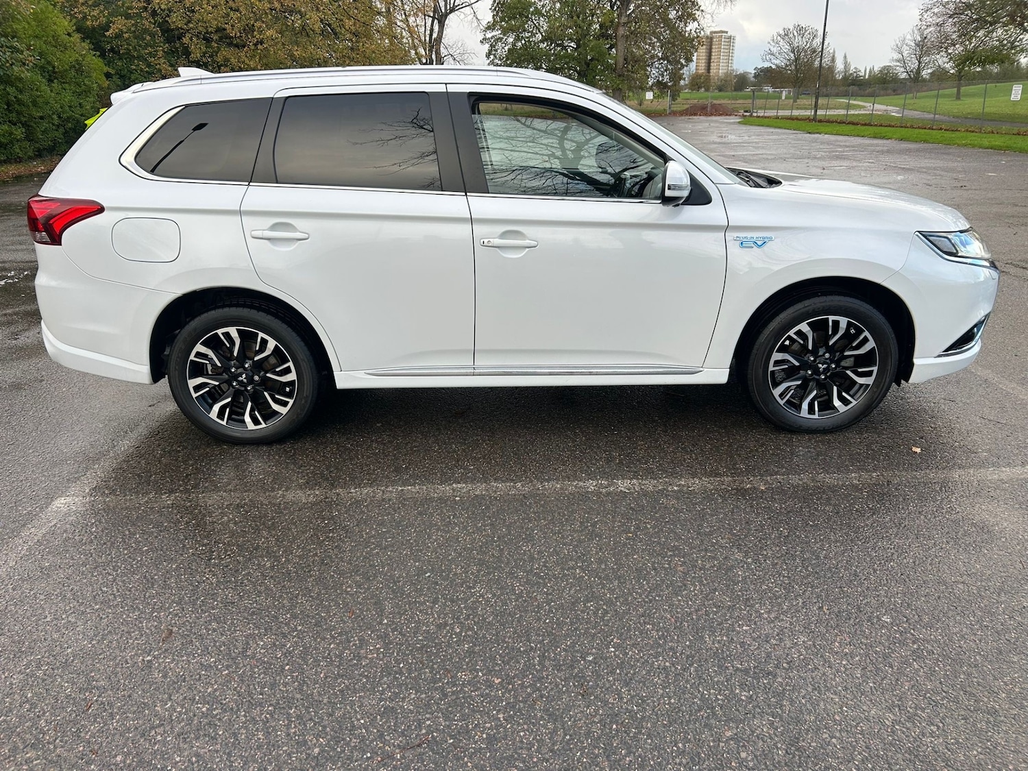 Used Mitsubishi Outlander 2016 for sale - 76669216: Photo 2