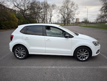 Used Volkswagen Polo 2015 for sale - 77165466: Photo