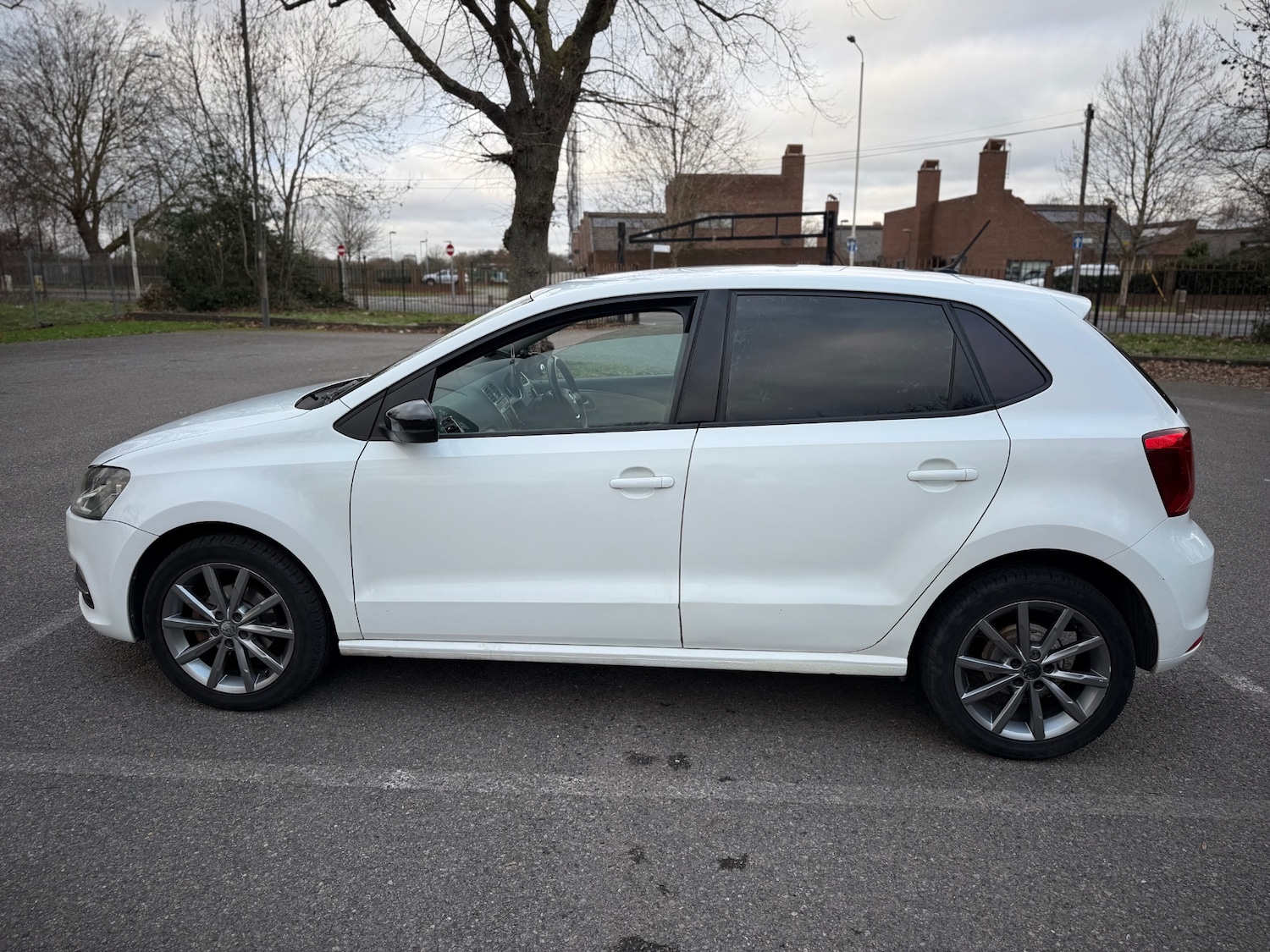 Used Volkswagen Polo 2015 for sale - 77165466: Photo 6