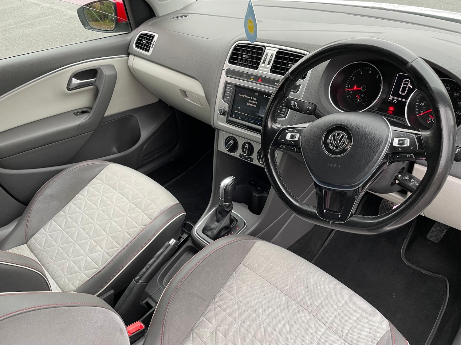 Used Volkswagen Polo 2017 for sale - 76589192: Photo 12