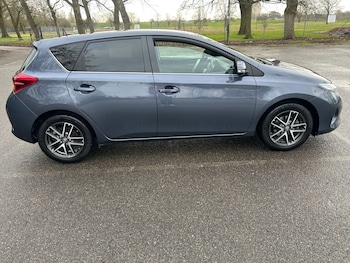 Used Toyota Auris 2015 for sale - 77629154: Photo