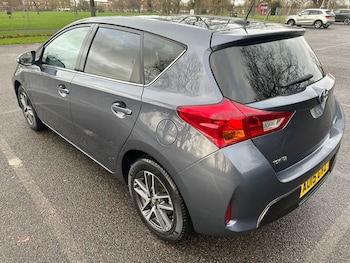 Used Toyota Auris 2015 for sale - 77629154: Photo