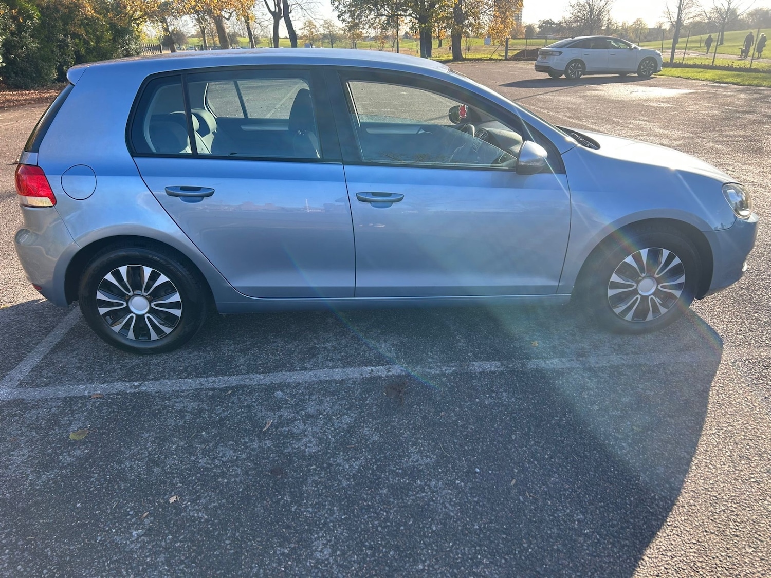 Used Volkswagen Golf 2010 for sale - 76758743: Photo 2