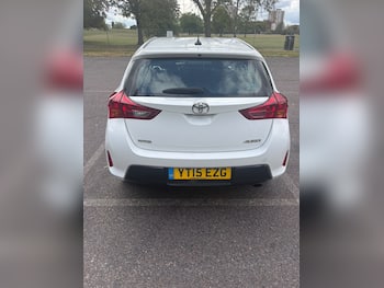Used Toyota Auris 2015 for sale - 79808921: Photo