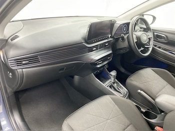 Used Hyundai BAYON 2024 for sale - 77210516: Photo