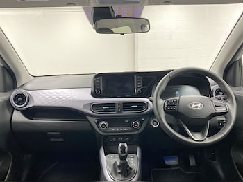 Used Hyundai i10 2024 for sale - 77280530: Photo