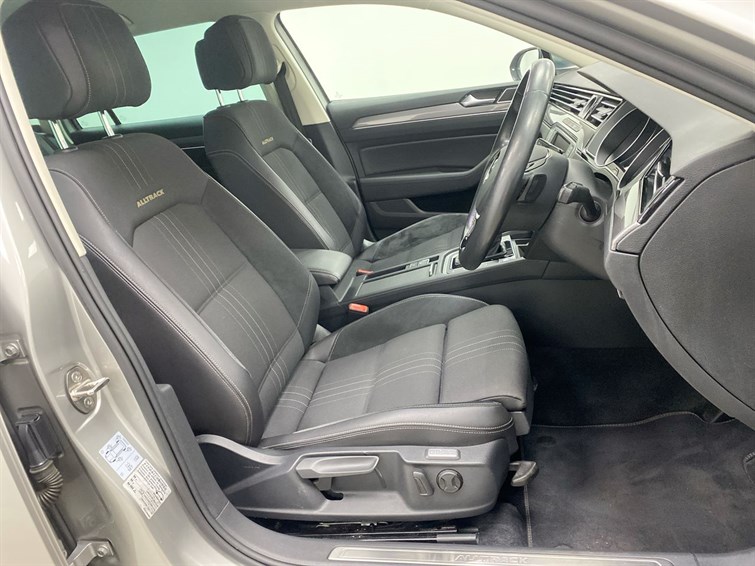 Used Volkswagen Passat 2016 for sale - 77627022: Photo 32