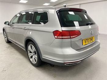 Used Volkswagen Passat 2016 for sale - 77627022: Photo