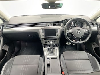 Used Volkswagen Passat 2016 for sale - 77627022: Photo